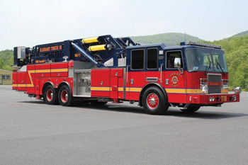 KME built this 100-foot midmount AerialCat platform for the Elkhart (IN) Fire Department.