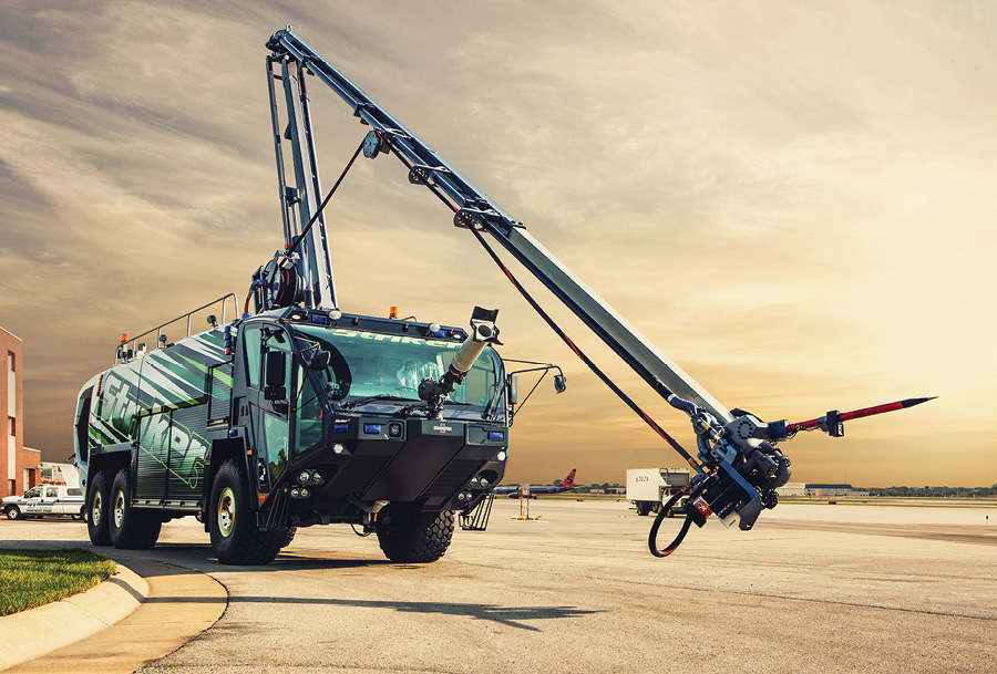 Oshkosh also builds the Striker 6x6 ARFF truck, shown here with a Snozzle HRET.