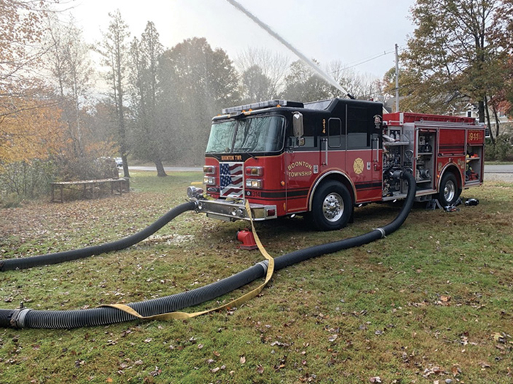 Engines operating as the fill site pumper should make every attempt to employ a Twin Tube Setup. This will enable the pumper to fill water shuttle apparatus at the target fill rate of 1,000 gpm with minimal strain on the rig.