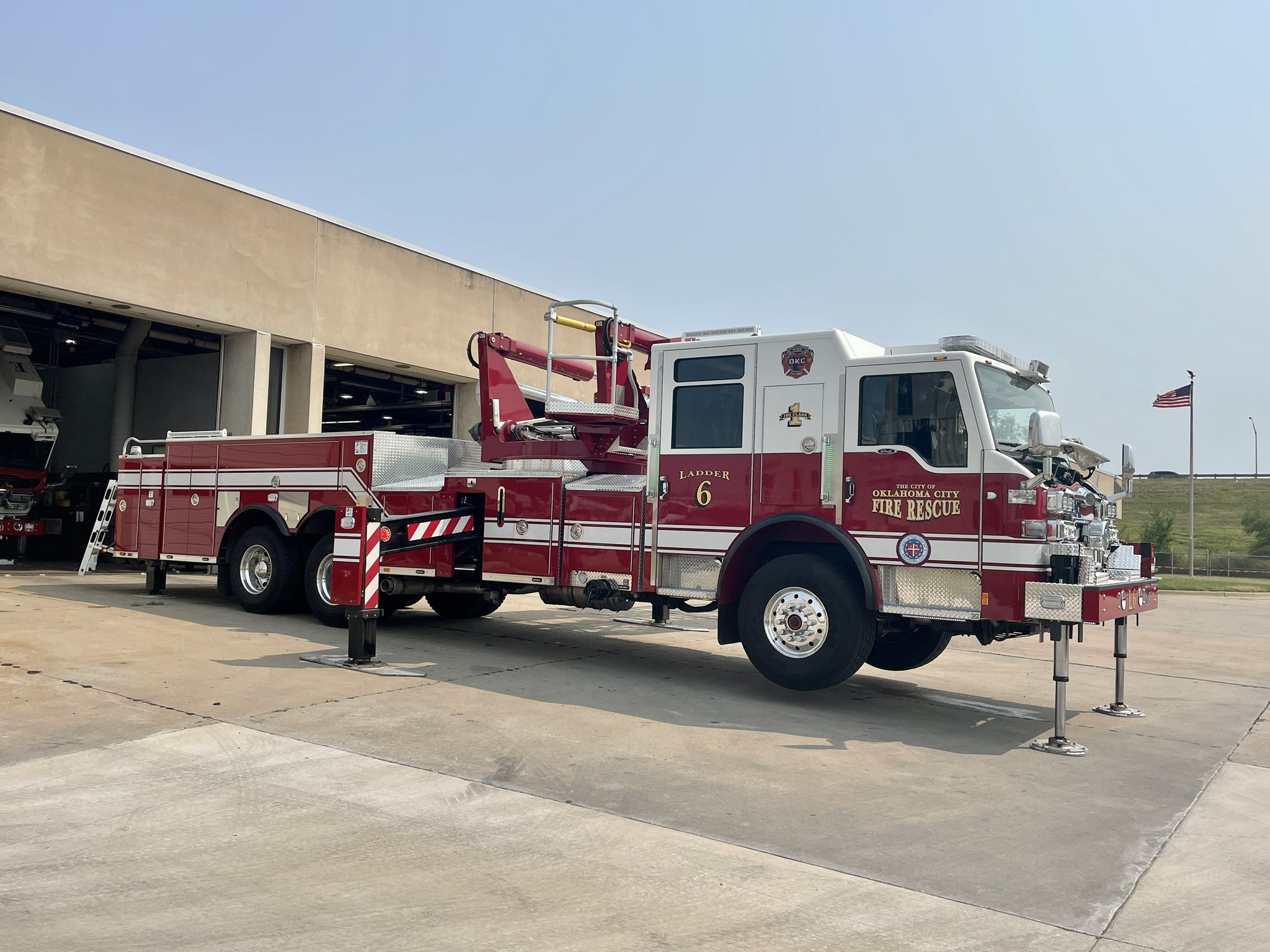Photos Oklahoma City (OK) Fire Department's Ladder 6 Fire Apparatus