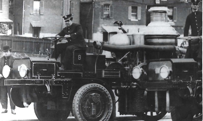 In 1915, the city received a rebuilt steamer from 1899 by LaFrance with a Christie front.