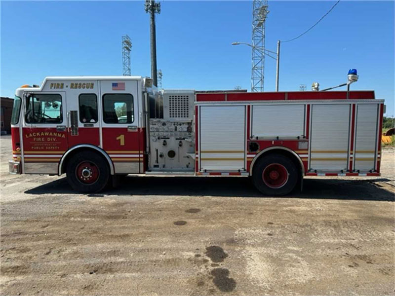 The 1997 Spartan Infinity pumper has a Cummins M11 320-hp turbocharged diesel engine. (Source: Municibid.com)