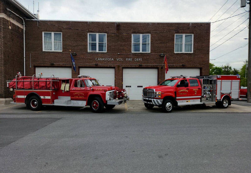 Old Betsy, left, a 1979 Ford pumper, is being replaced by a Navistar/International pumper. Both were built by Darley. (Source: Canastota Fire Department Facebook page)