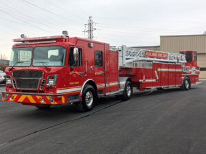 Ladder Tower built this 100 foot tractor drawn aerial quint for Redlands (CA) Fire Department. (Photos courtesy of Fire Apparatus Solutions)