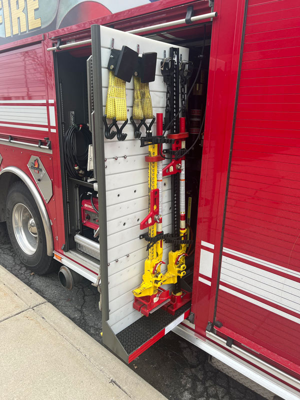 The front shelf also carried two high-lift manual jacks.