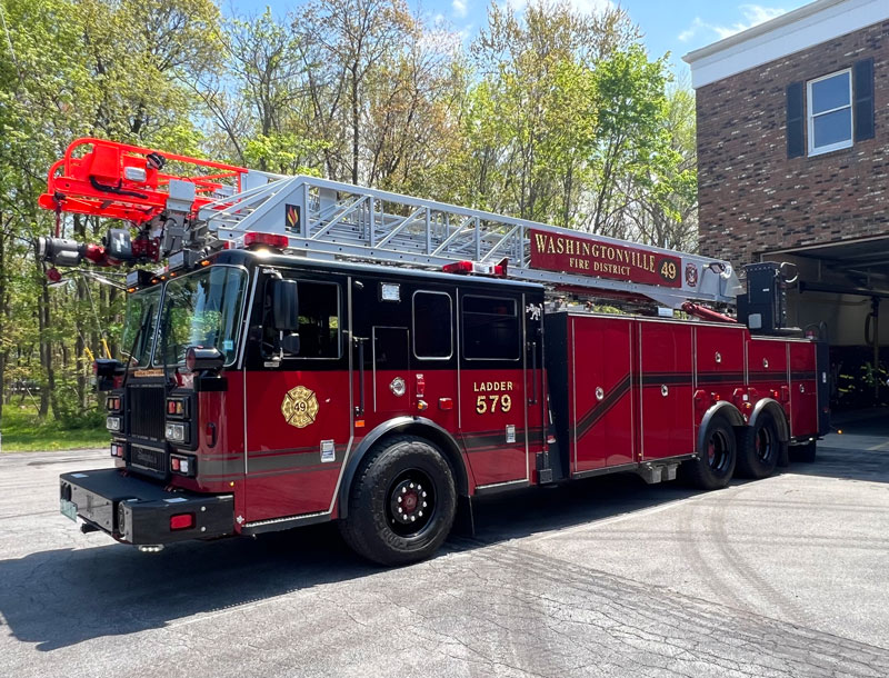 Ladder 579 Seagrave Marauder rear-mount aerial ladder. (Photos by Mike Ciampo)