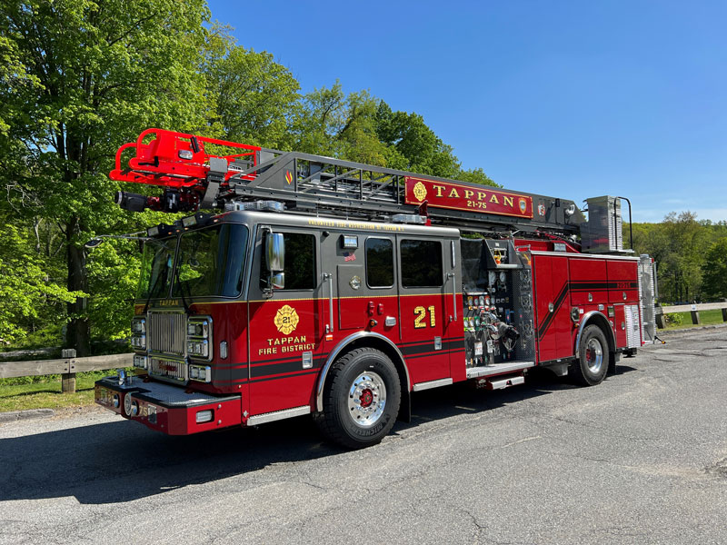 Seagrave built this Meanstick 75-foot aerial ladder quint for Tappan (NY) Fire District. (Photos 1-5 courtesy of Hudson Valley Fire Equipment)