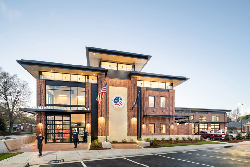 GuernseyTingle Architects, Stewart-Cooper-Newell Architects, and David Nice Builders designed and built the Williamsburg (VA) Fire Station No. 1. (Photos courtesy of Yuzhu Zheng/GuernseyTingle Architects)